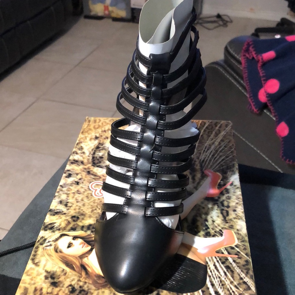 New Ladies Caged Heel With Back Zipper